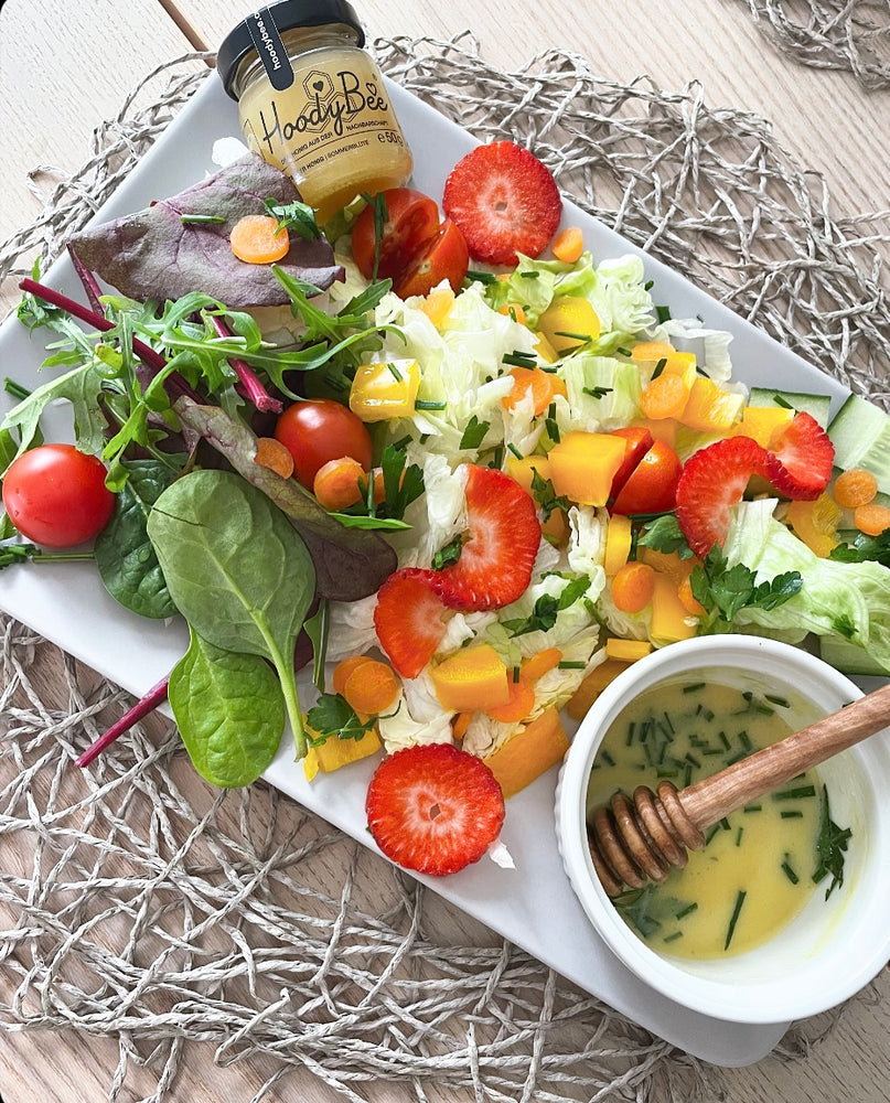 Frühlingsfrisch: Bunter Salat mit Honig-Senf-Dressing